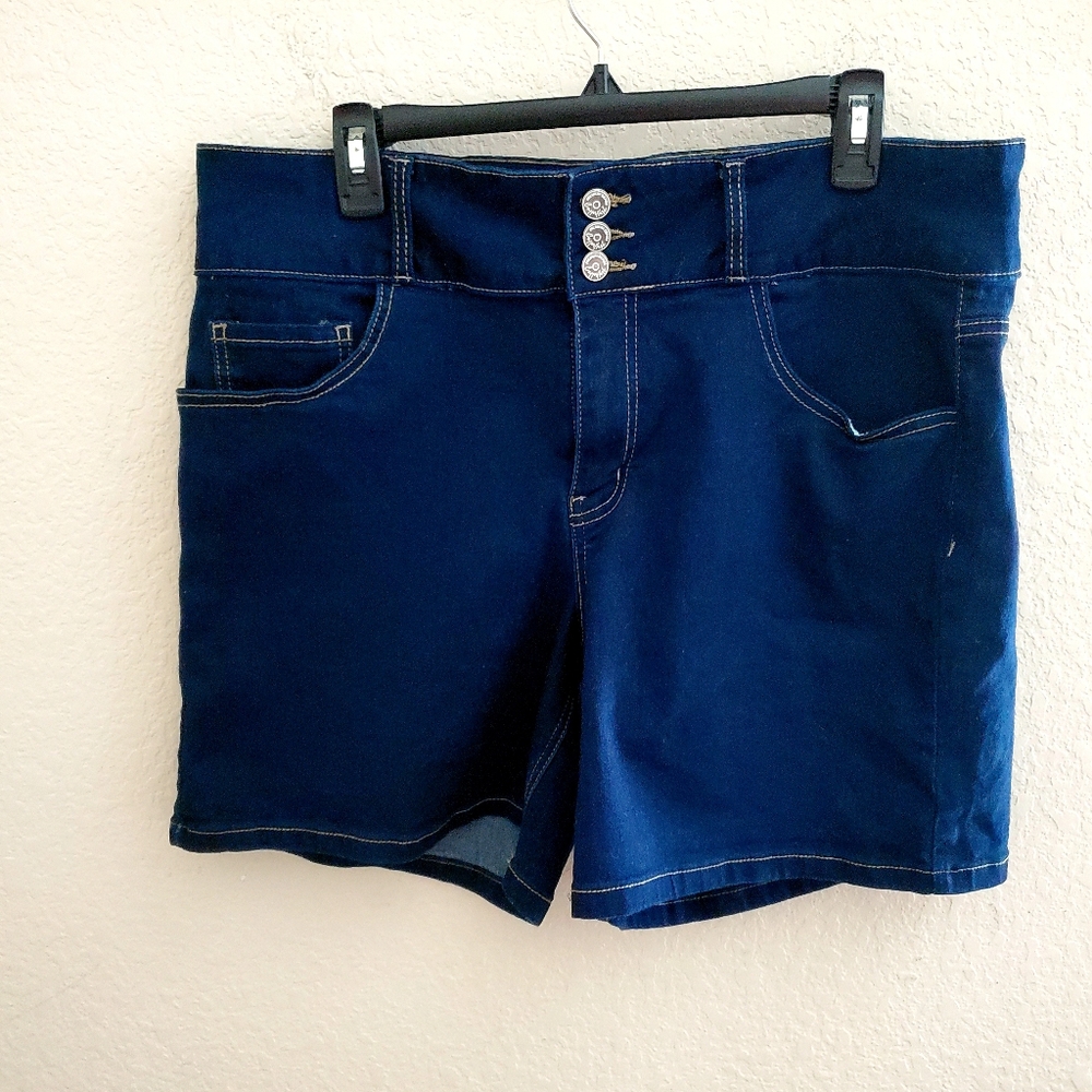Copperflash Curvy Jean Shorts size 16 super cute and flattering!